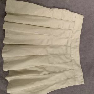 Brandy Melville white pleated tennis skirt w built in shorts small
